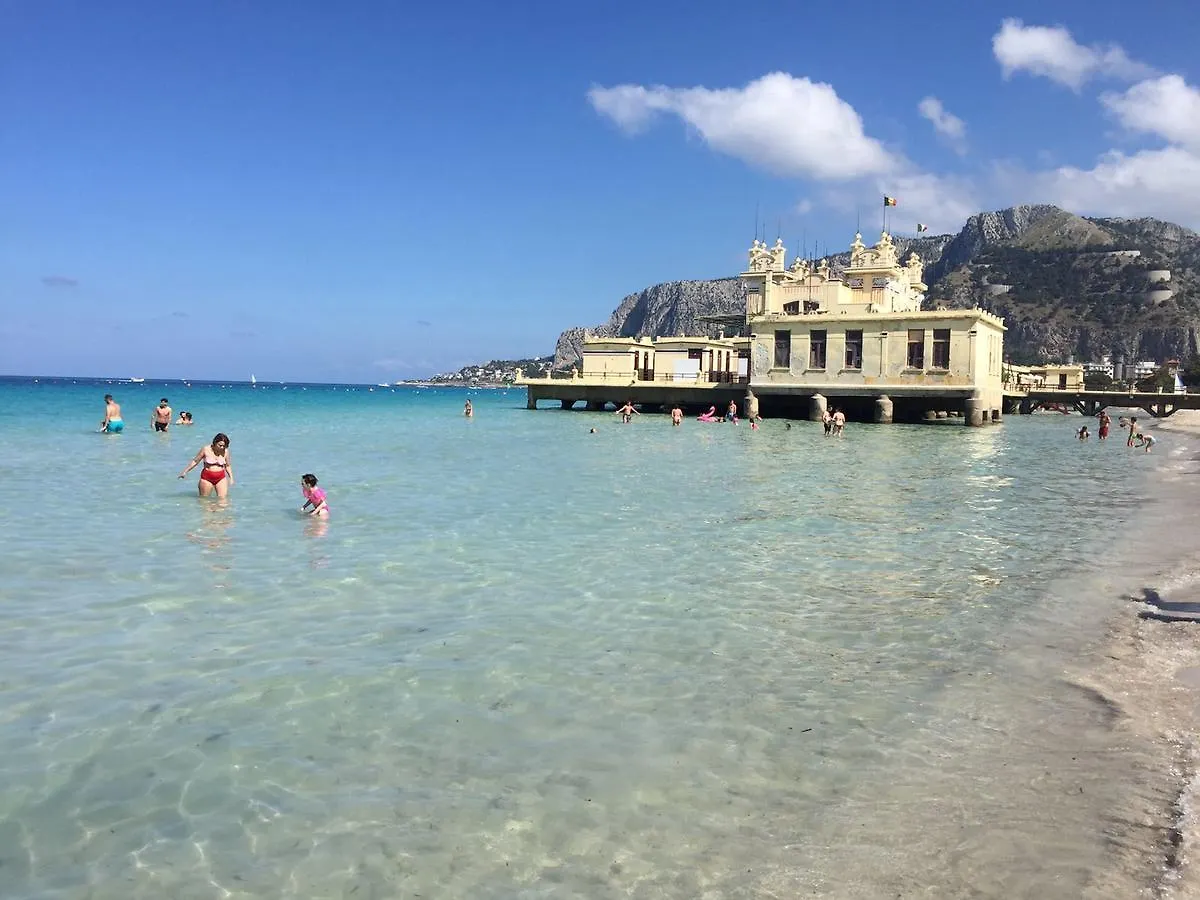 Bb4U Apartments And Terrace باليرمو 0*,